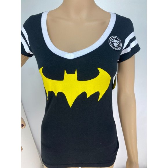 "BATMAN" LOGO GRAPHIC FAN CLUB V NECK VARSITY CAPED T-SHIRT JRS SIZE: S 3/5 NWT - Picture 1 of 7